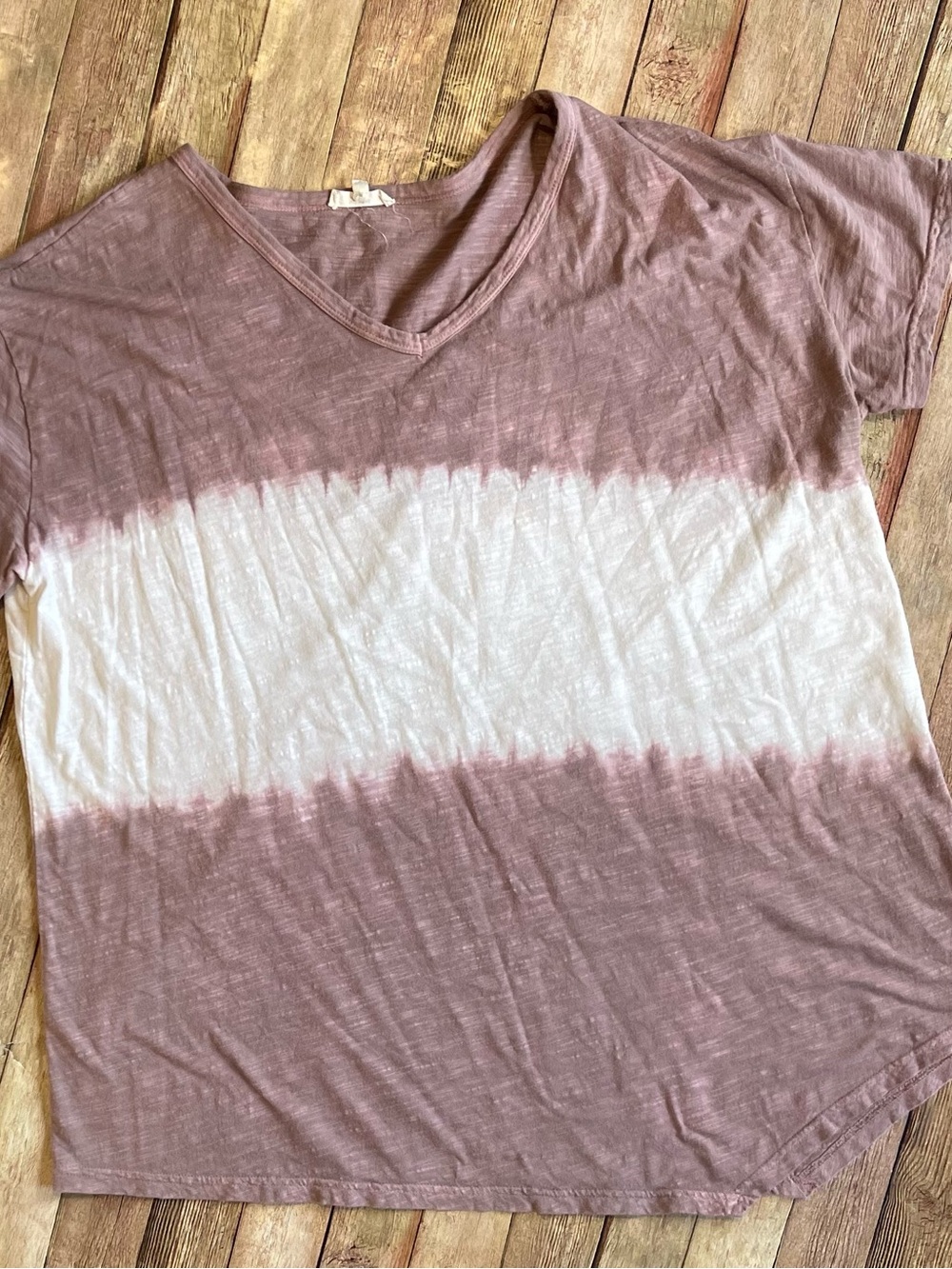 easel Mauve and White V-Neck Short Sleeve Tee